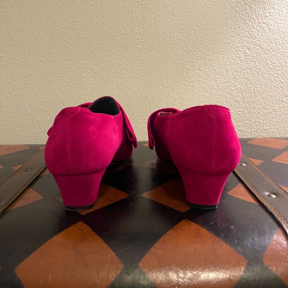 Vintage Victorian Kenneth Cole New York Pink Suede Bow Heels - Picture 5 of 8